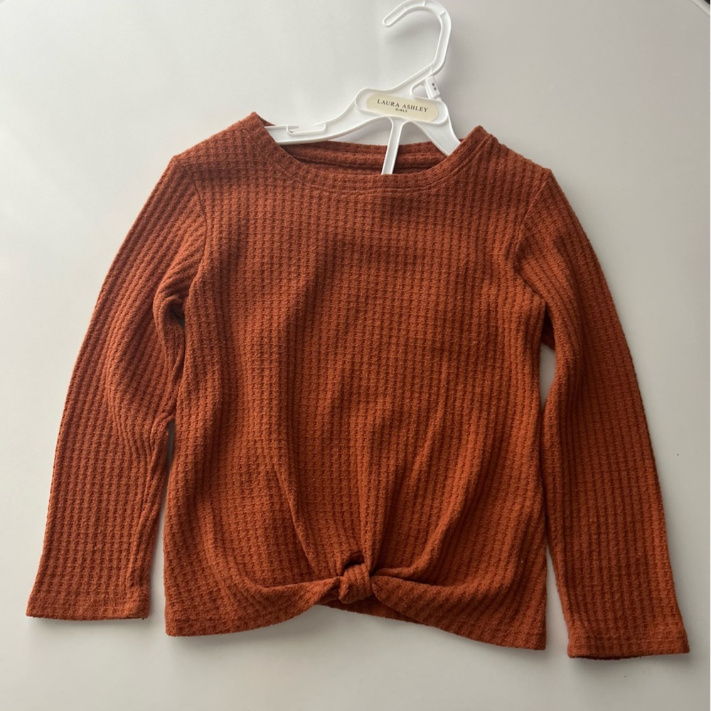 Girls Cat and Jack Waffle top with tie detail. EUC